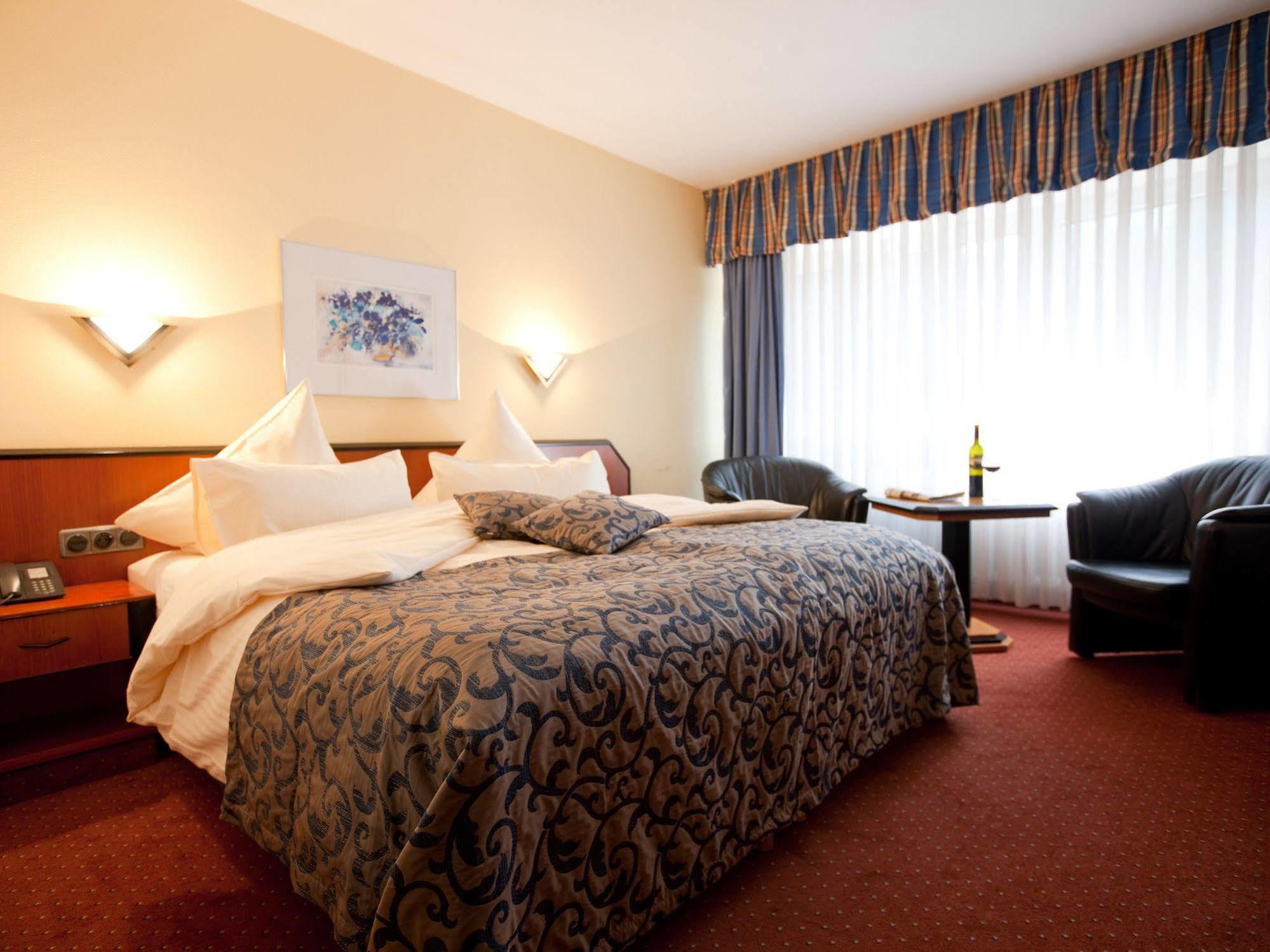 Carathotel 3* München